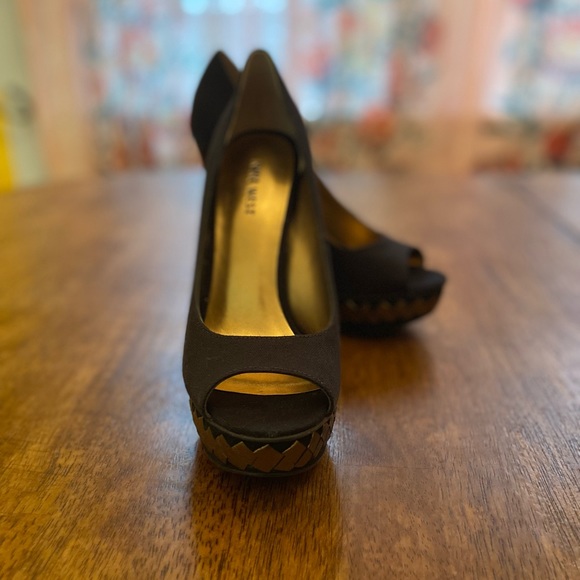 New Nine West peep-toe platform heel - Picture 2 of 6